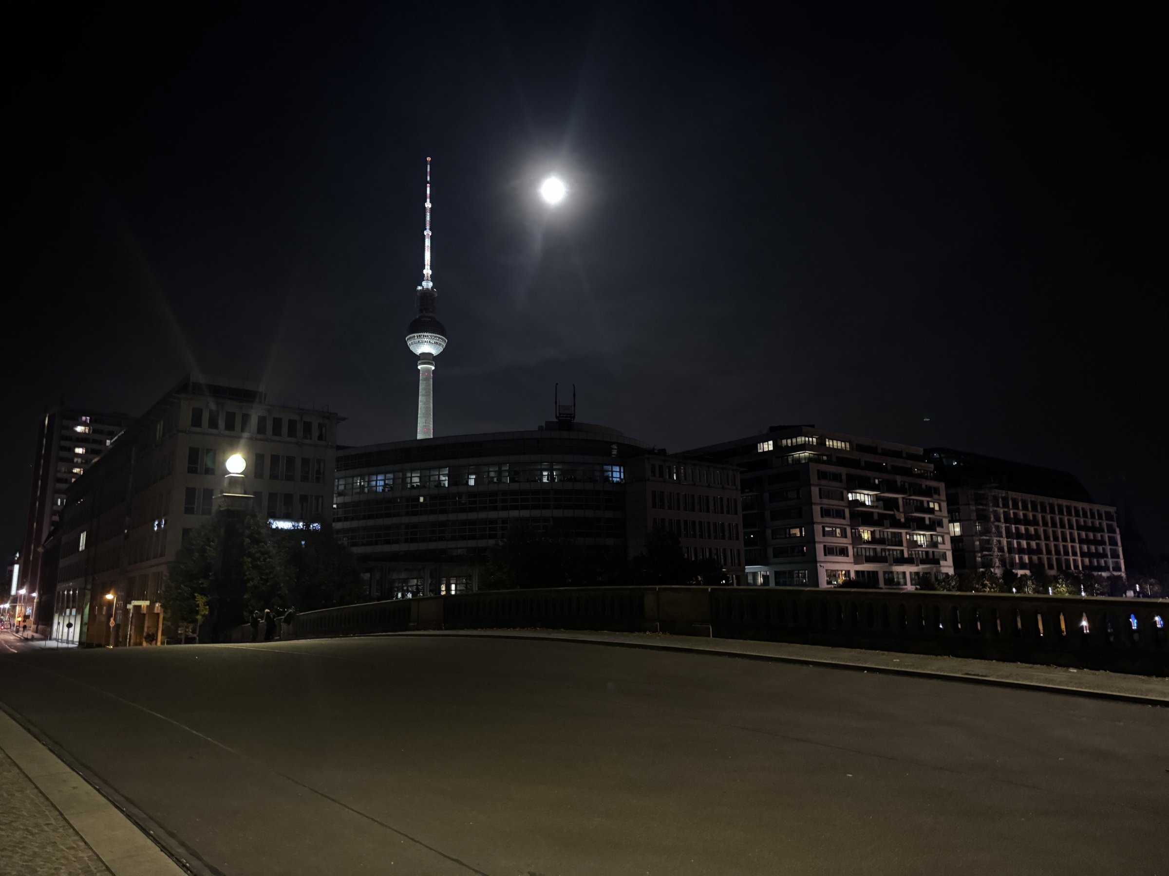 Mond und Fernsehturm
