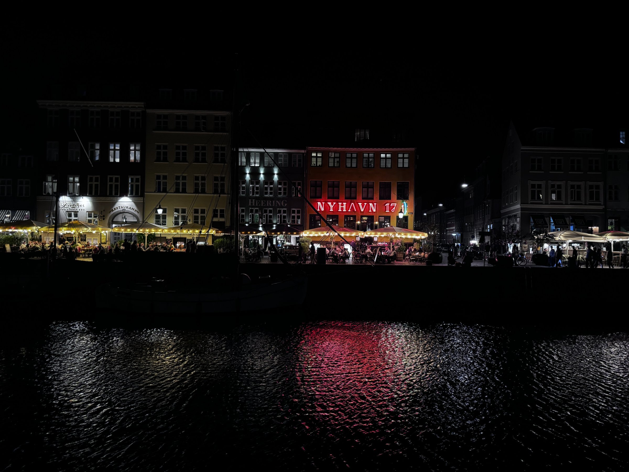 Nyhavn at night