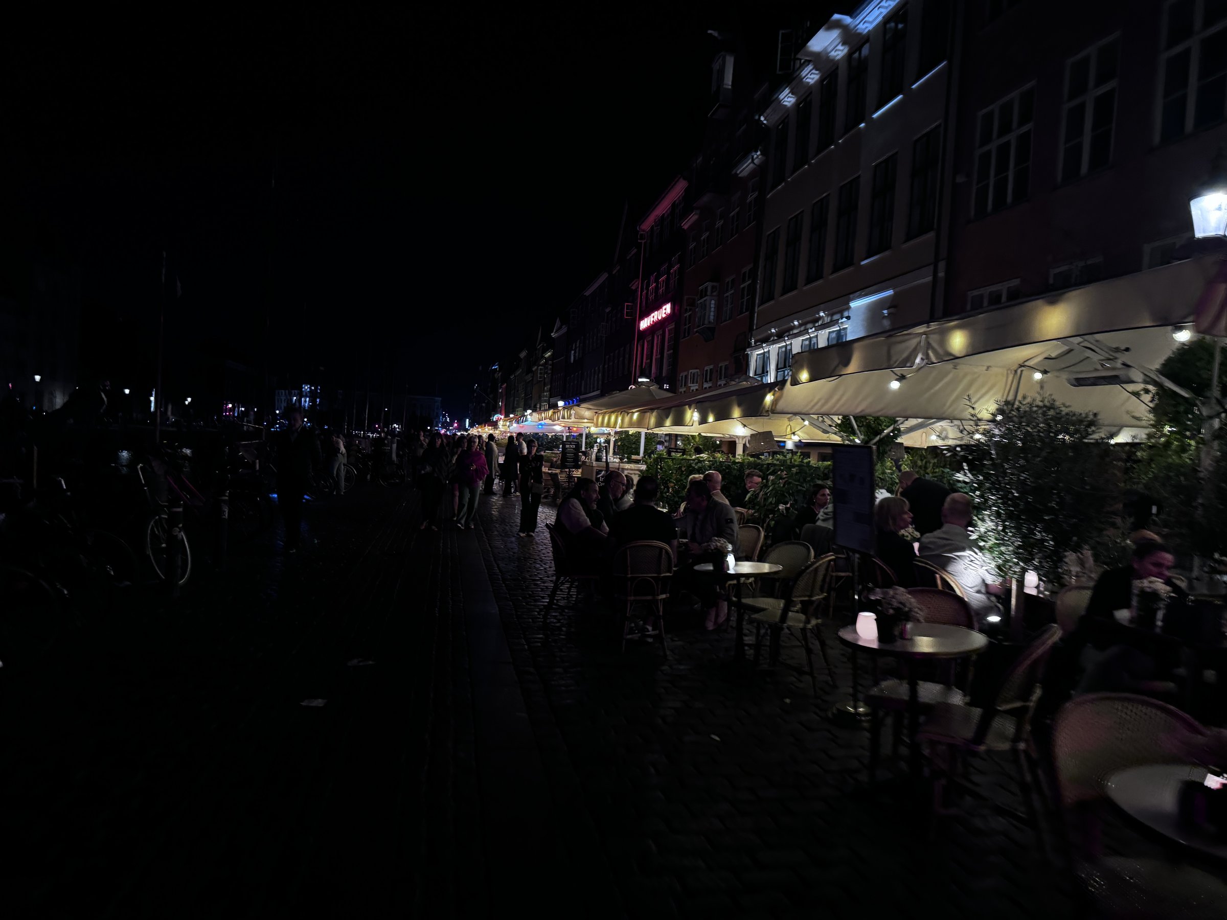 Nyhavn at night